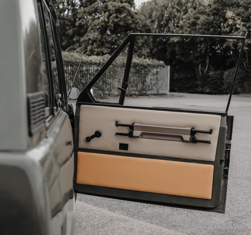 Conjunto inferior de placa da porta dianteira Range Rover Classic 2 portas - Image 2